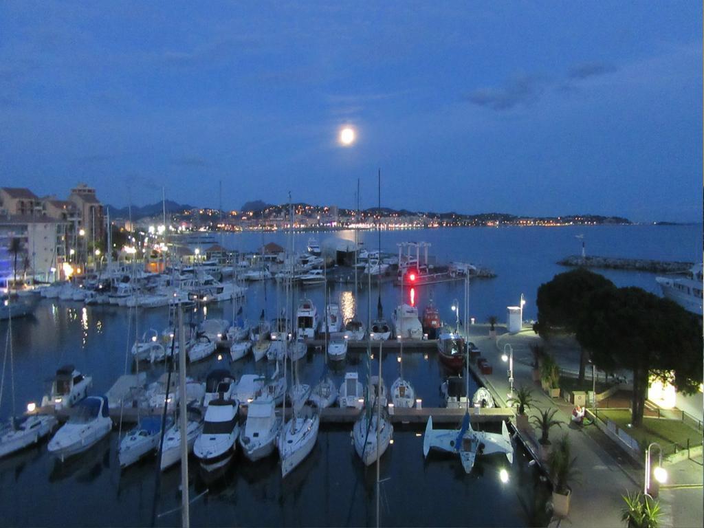 Boutique Apartment Hirondelle Port Fréjus מראה חיצוני תמונה